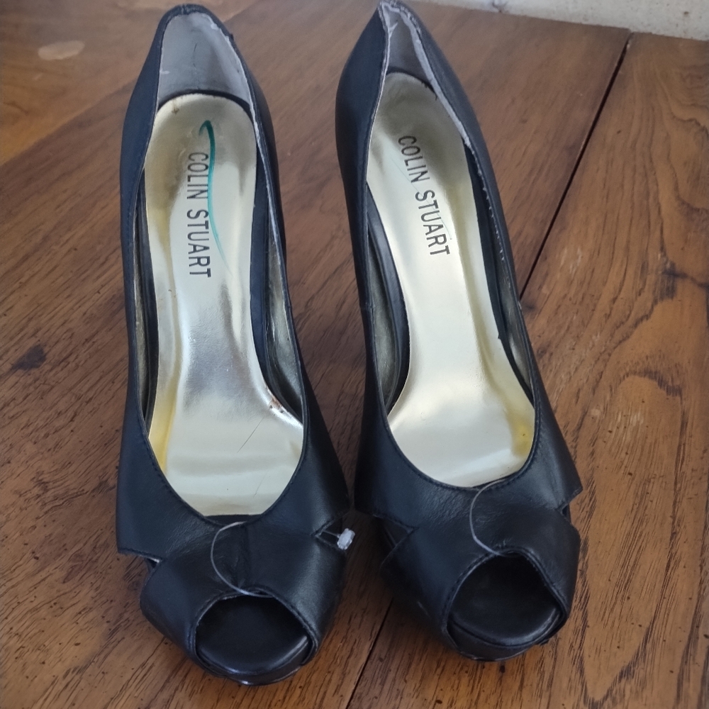 Colin Stuart black pumps